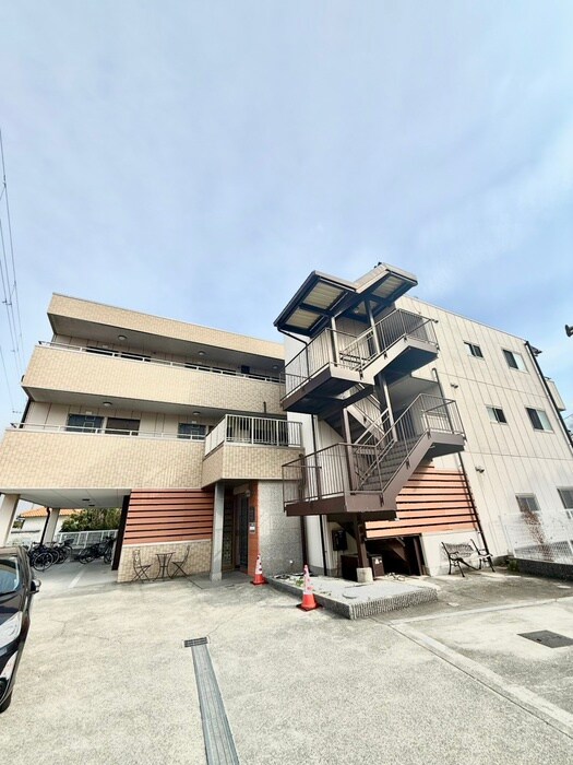 ブエナビスタ貝塚の物件外観写真