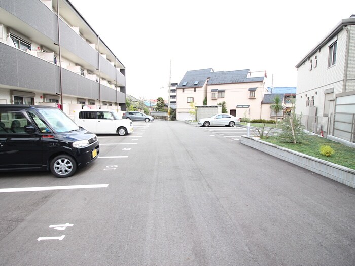 アンプルールフェール雅の物件外観写真