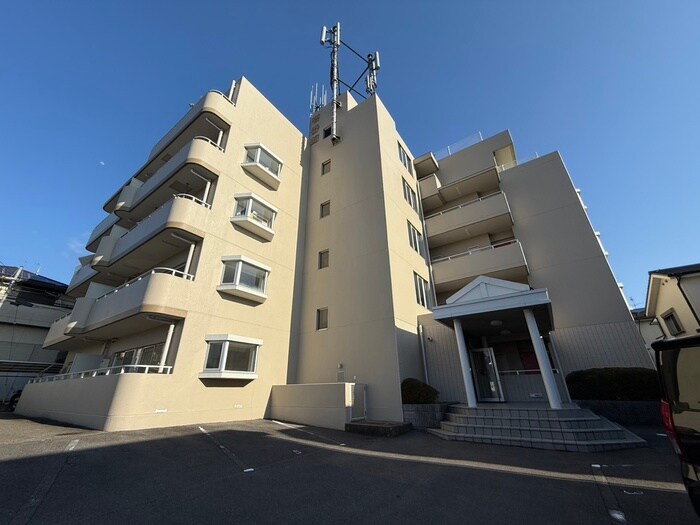 壱番館の物件外観写真