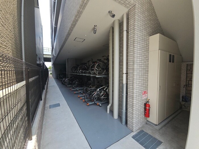 プレジオ荒本新町の物件外観写真