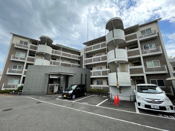 フレンドヒルの物件外観写真