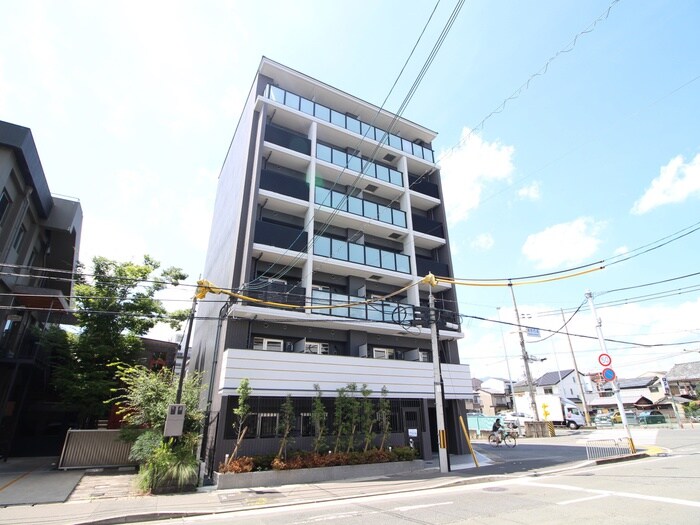 ﾌｧｰｽﾄﾌｨｵｰﾚ京都西京極（102）の物件外観写真