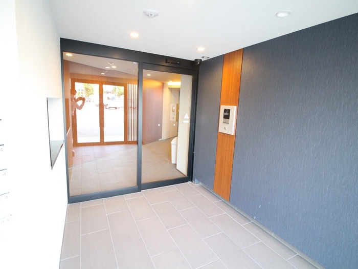 ﾌｧｰｽﾄﾌｨｵｰﾚ京都西京極（102）の物件外観写真