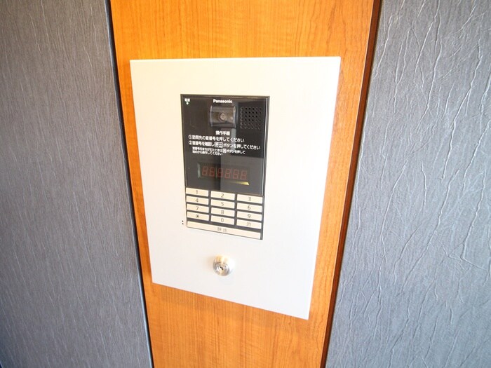 ﾌｧｰｽﾄﾌｨｵｰﾚ京都西京極（102）の物件外観写真