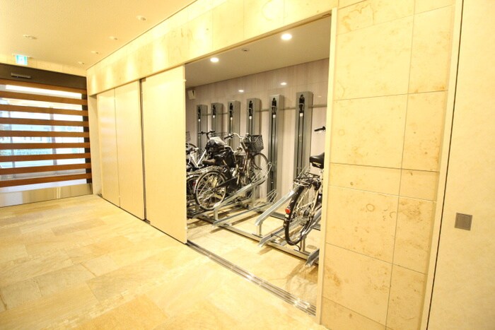 ＬＵＸＥ北桜塚の物件外観写真