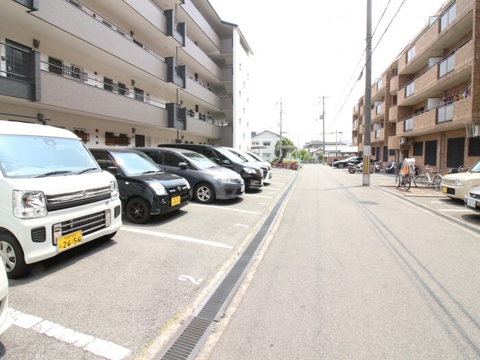 アスモ岡町の物件外観写真