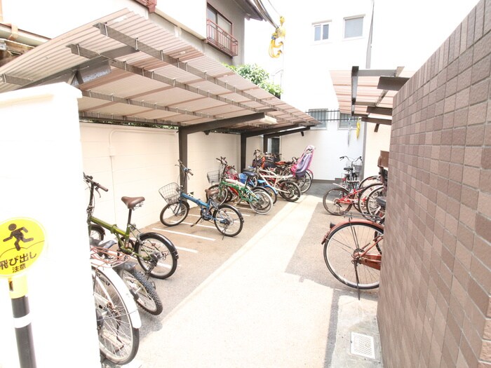 アスモ岡町の物件外観写真