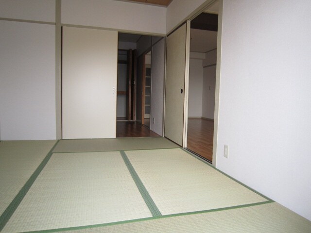 アスモ岡町の物件内観写真