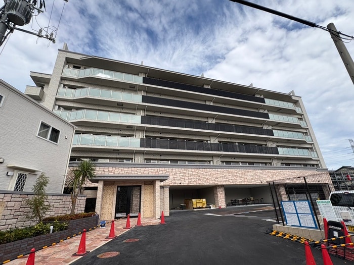 プレジオ宝塚ASIANの物件外観写真