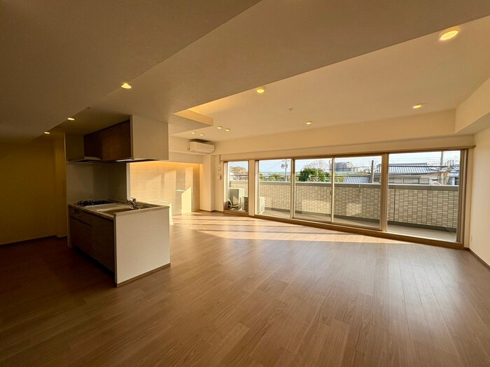 プレジオ宝塚ASIANの物件内観写真