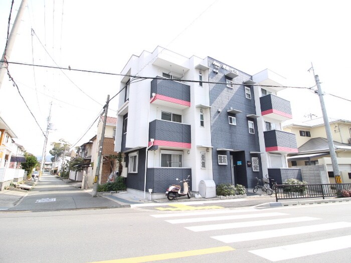 クレインビル小戸の物件外観写真