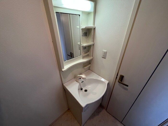 クレインビル小戸の物件内観写真