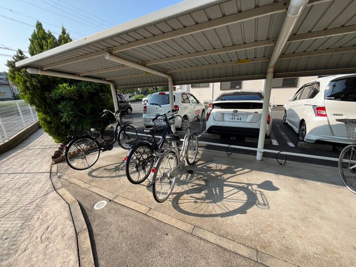 トリニティ－グレ－スの物件外観写真