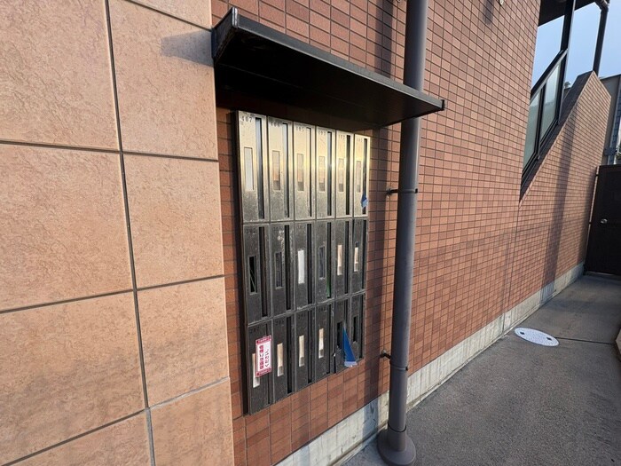 トリニティ－グレ－スの物件外観写真