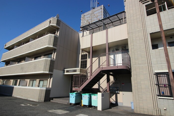 レナジア深井の物件外観写真