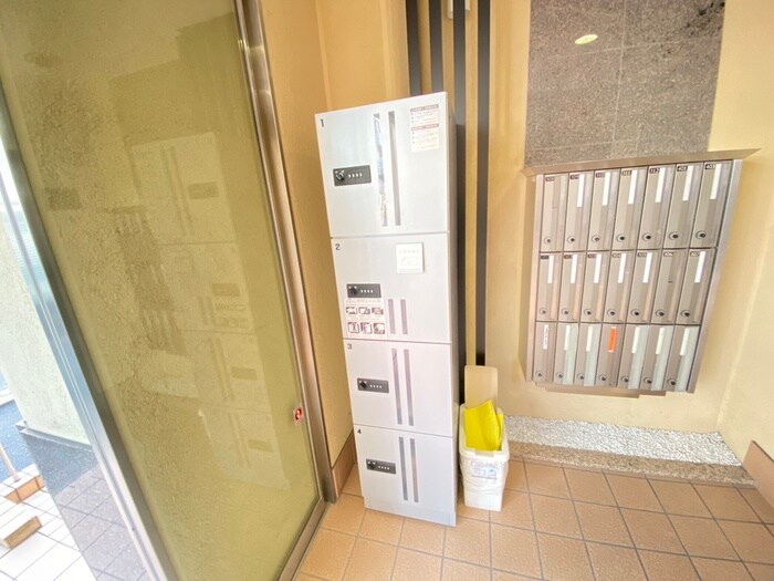 アソルティ西院の物件外観写真