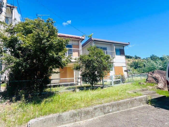 甲陽園東山町貸家　東棟の物件外観写真