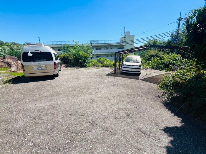 甲陽園東山町貸家　東棟の物件外観写真