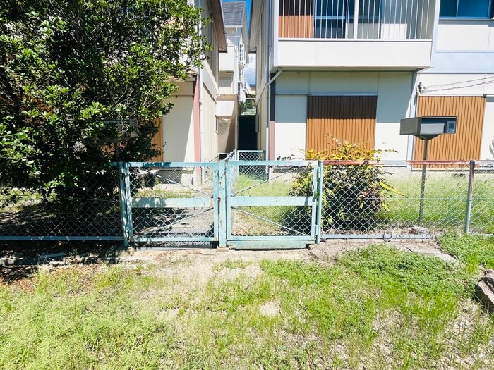 甲陽園東山町貸家　東棟の物件外観写真