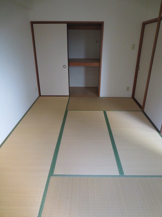 コアロ－ド鷹ヶ峰の物件内観写真