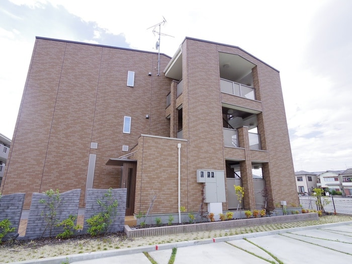 ボヌールの物件外観写真