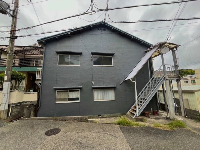 鈴蘭台南町アパートメントの物件外観写真