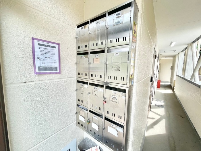 ウッドストックマンションの物件外観写真