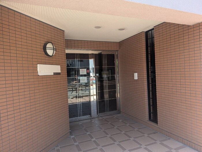 崇徳院ハイツの物件外観写真