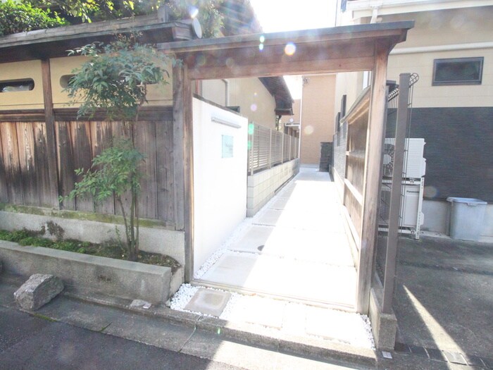 デュラカーサ・ルシア鳥羽街道の物件外観写真