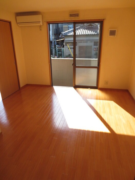 メゾン　ド　エトワールA棟の物件内観写真