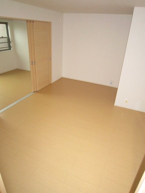 ファミ－ル　キンダⅡの物件内観写真