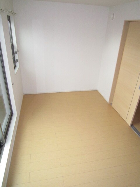 ファミ－ル　キンダⅡの物件内観写真