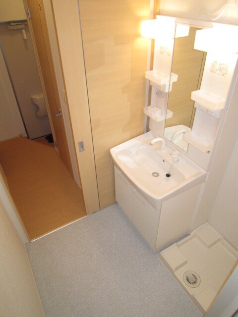 ファミ－ル　キンダⅡの物件内観写真