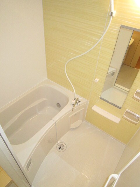 ファミ－ル　キンダⅡの物件内観写真