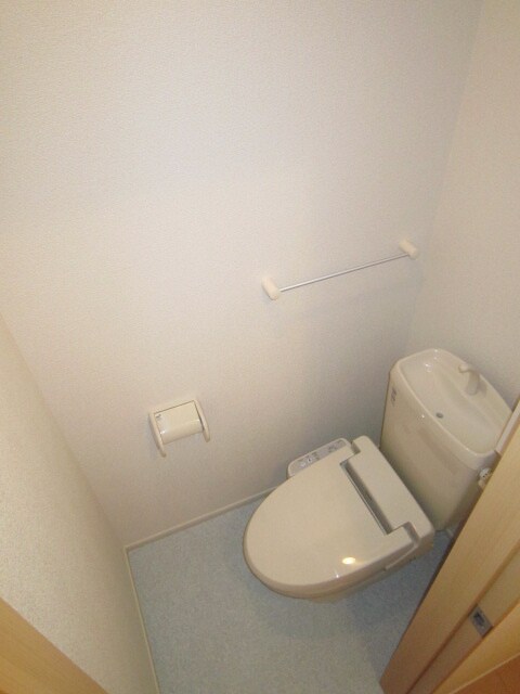 ファミ－ル　キンダⅡの物件内観写真