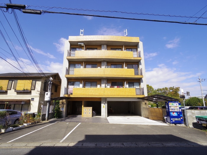 プリオ－ルＢの物件外観写真