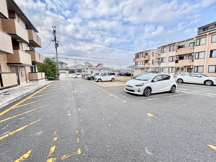 ファミ－ユ・Ｍの物件外観写真