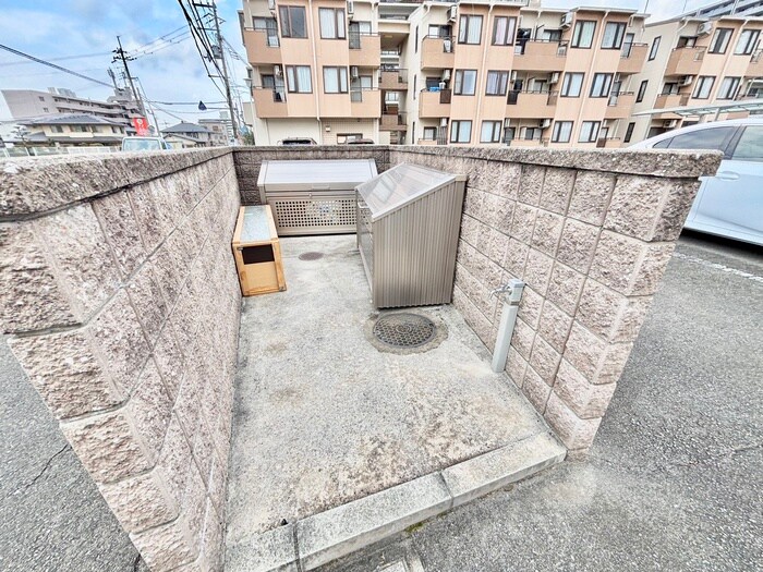 ファミ－ユ・Ｍの物件外観写真