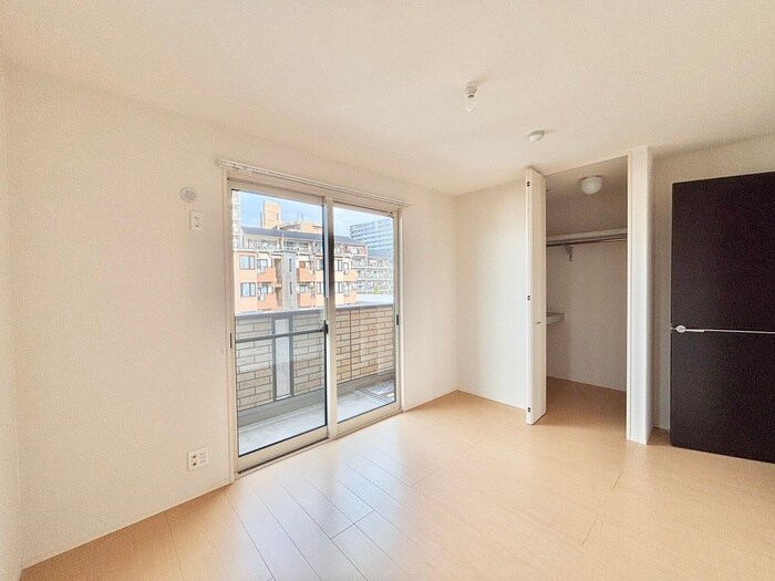 ファミ－ユ・Ｍの物件内観写真