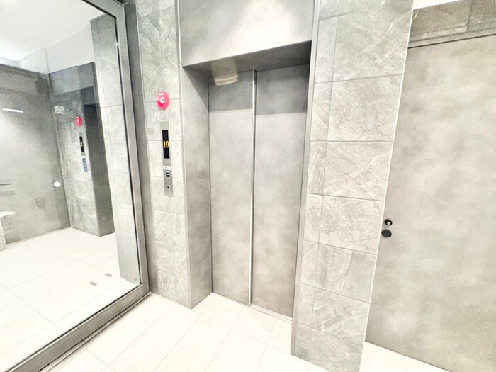 DAIYA　STORK　阿波座の物件外観写真