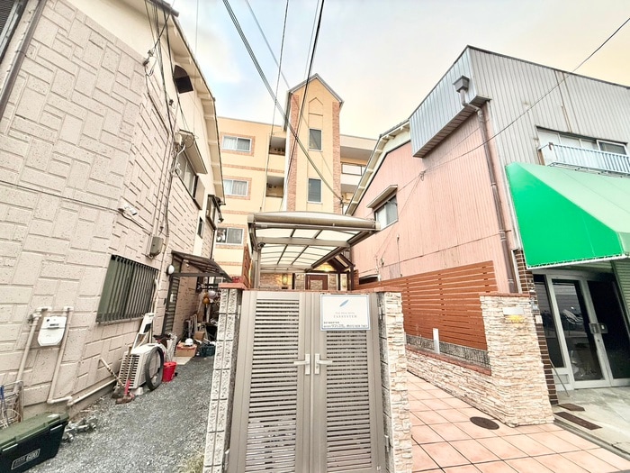 シャルマン香里の物件外観写真