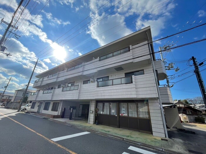 メゾン・エースの物件外観写真