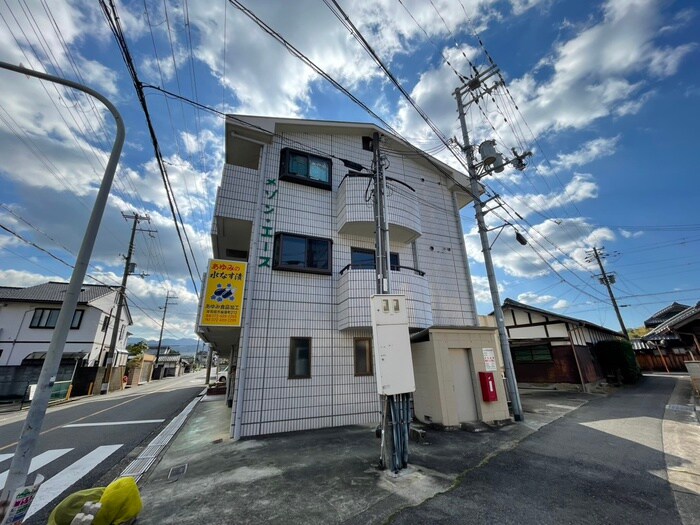 メゾン・エースの物件外観写真