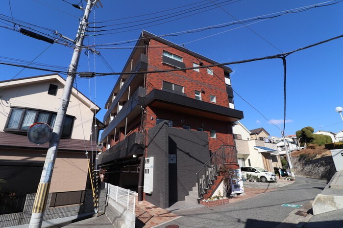 グローバルヒルズ塩屋の物件外観写真