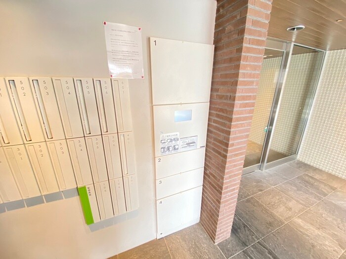 Palace-n西院の物件外観写真