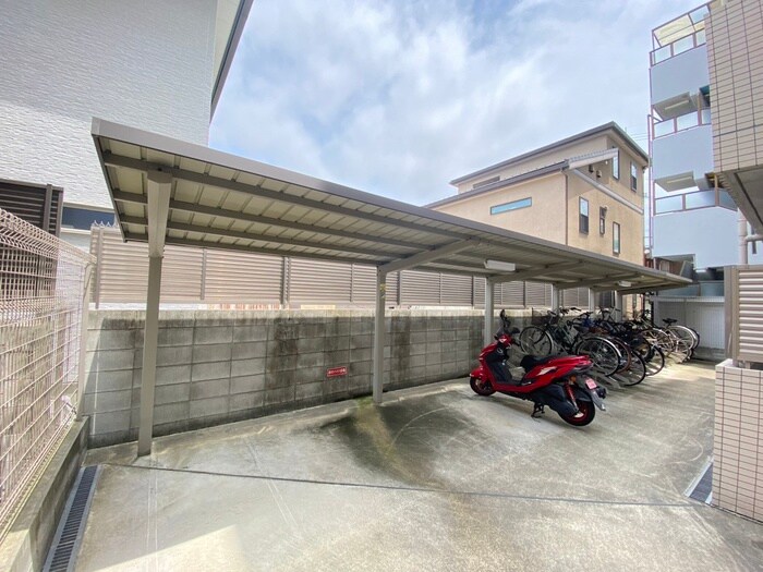 Palace-n西院の物件外観写真