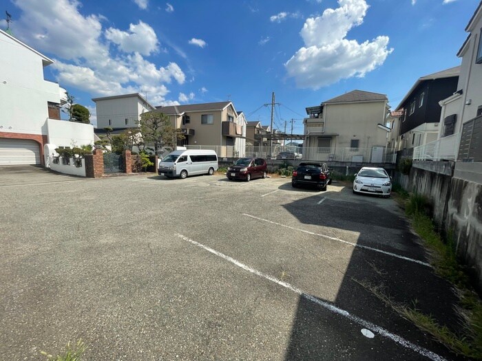 村上マンションの物件外観写真