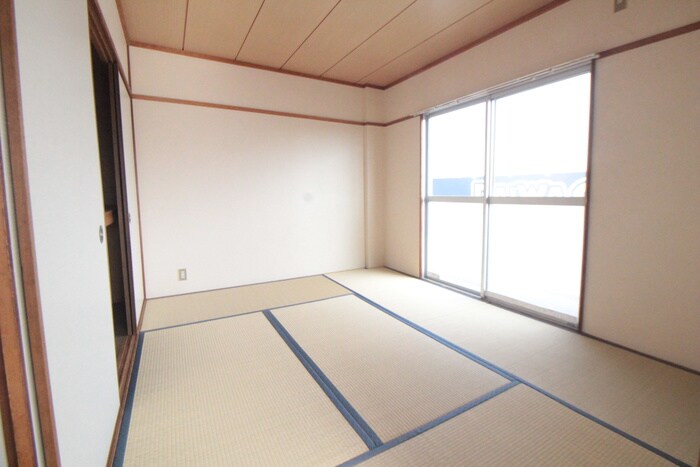 村上マンションの物件内観写真