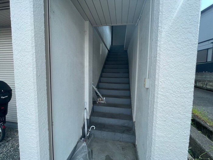 村上マンションの物件外観写真