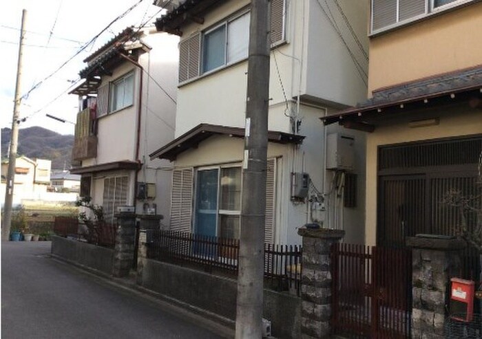 都塚貸家の物件外観写真